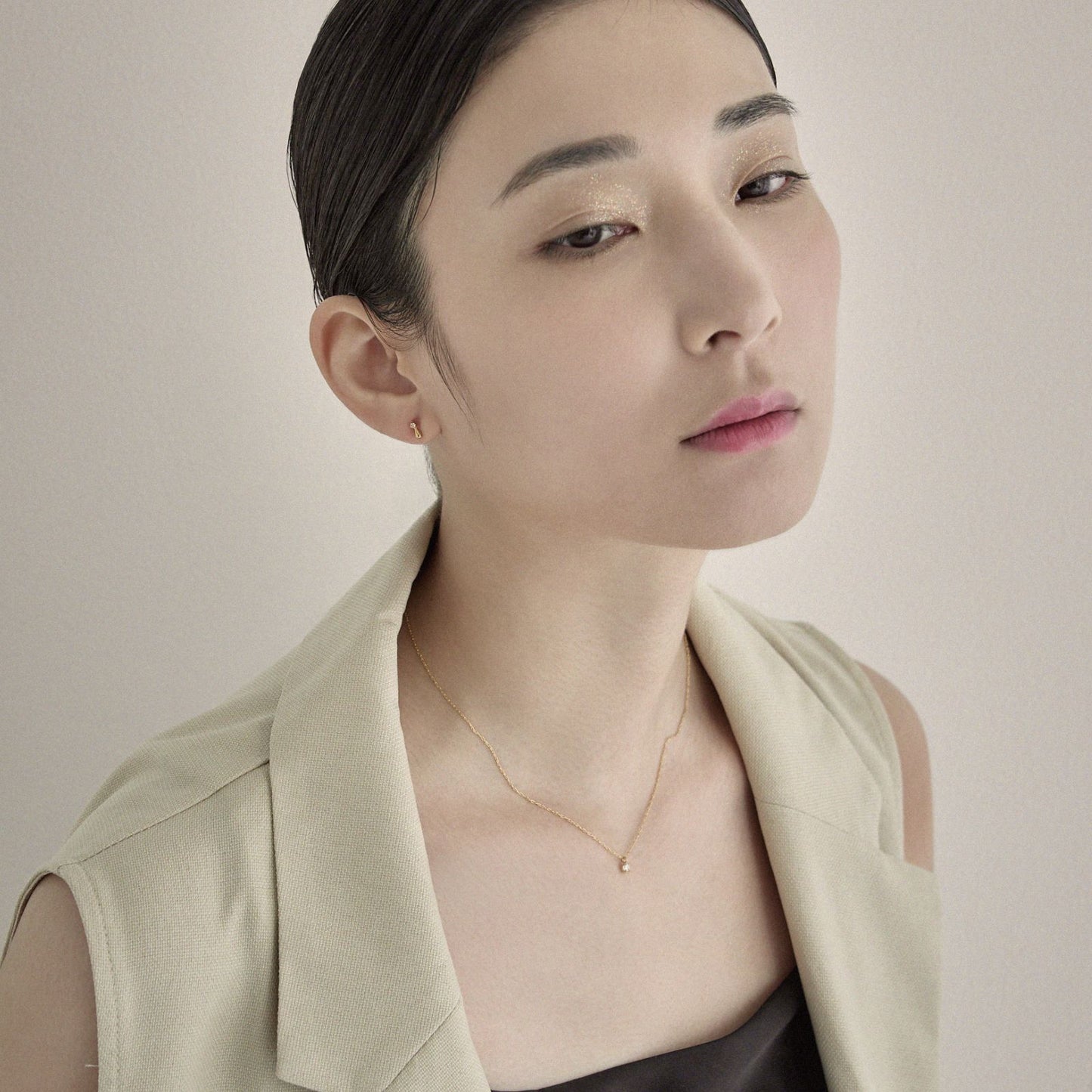 K18post プチティアドロップスタッドピアス