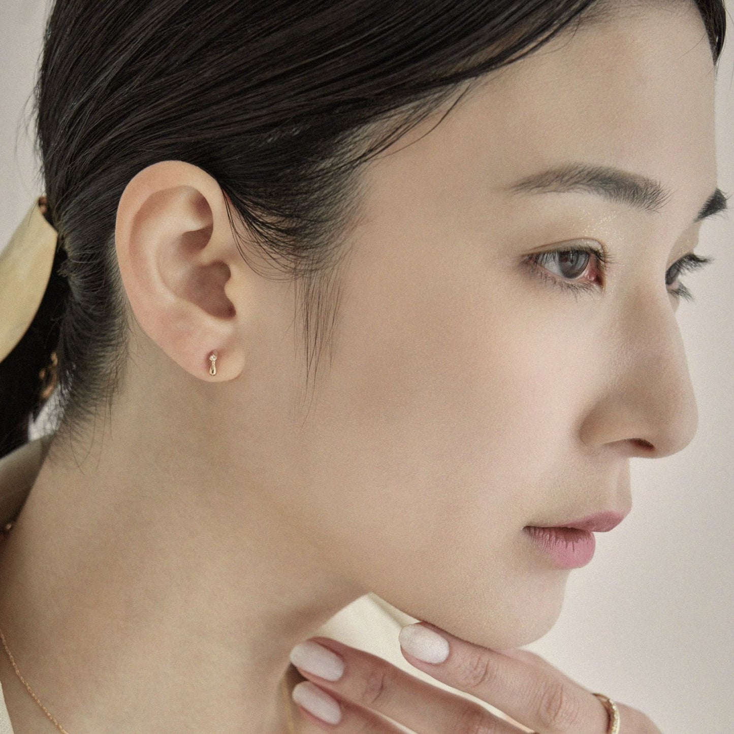 K18post プチティアドロップスタッドピアス