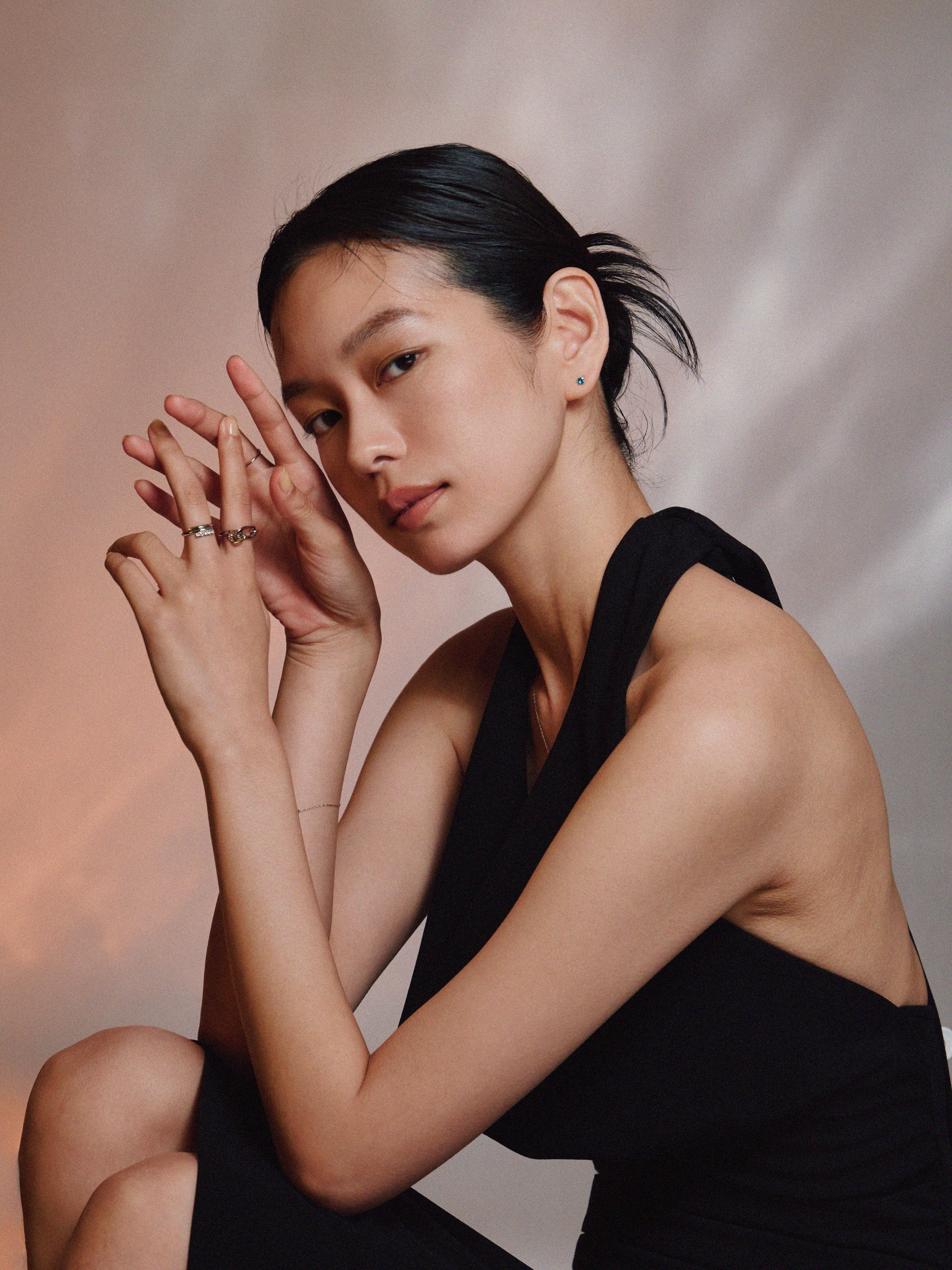 22カラー×2サイズ Preciosa Crystal ワンポイントピアス