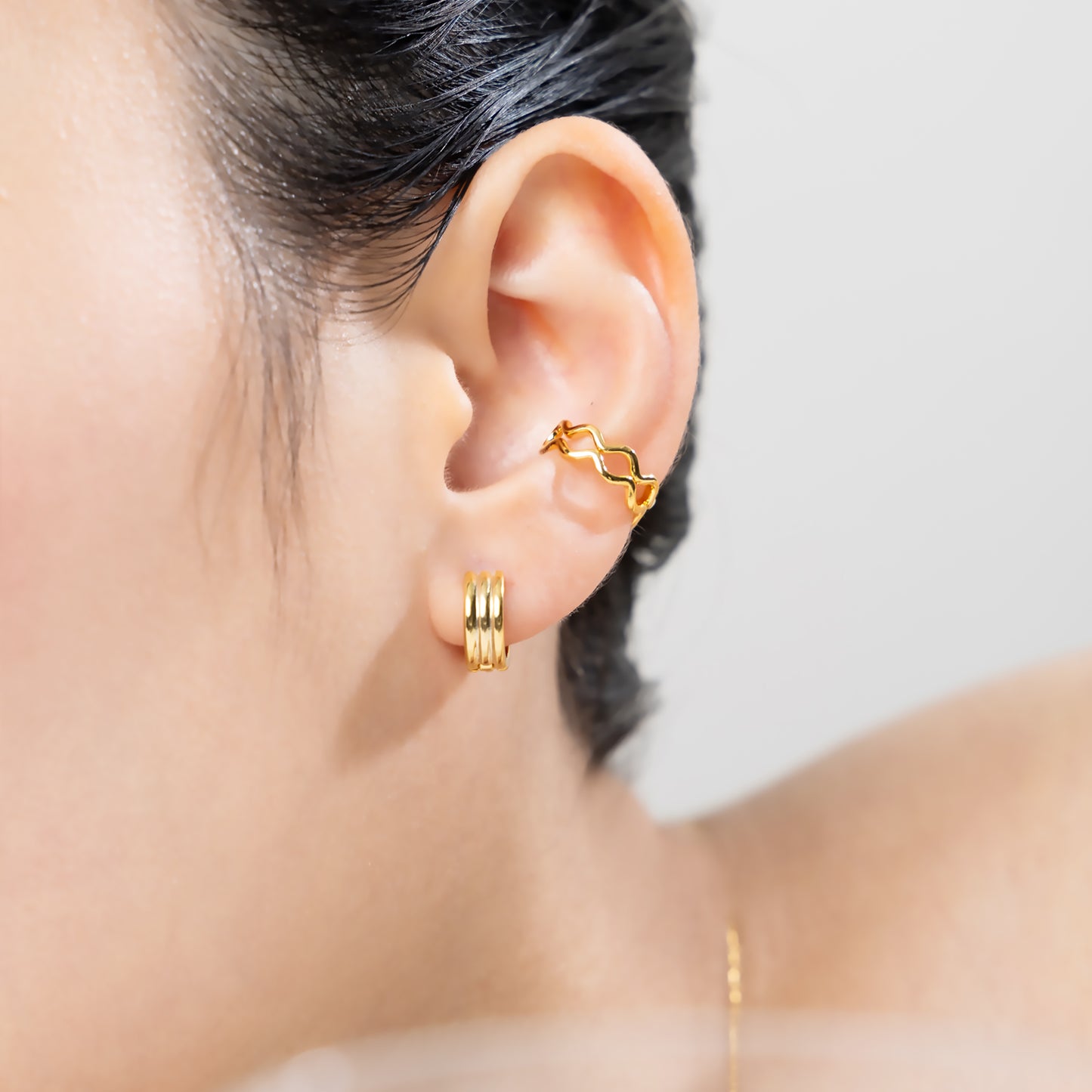 K18post テクスチャーフープピアス