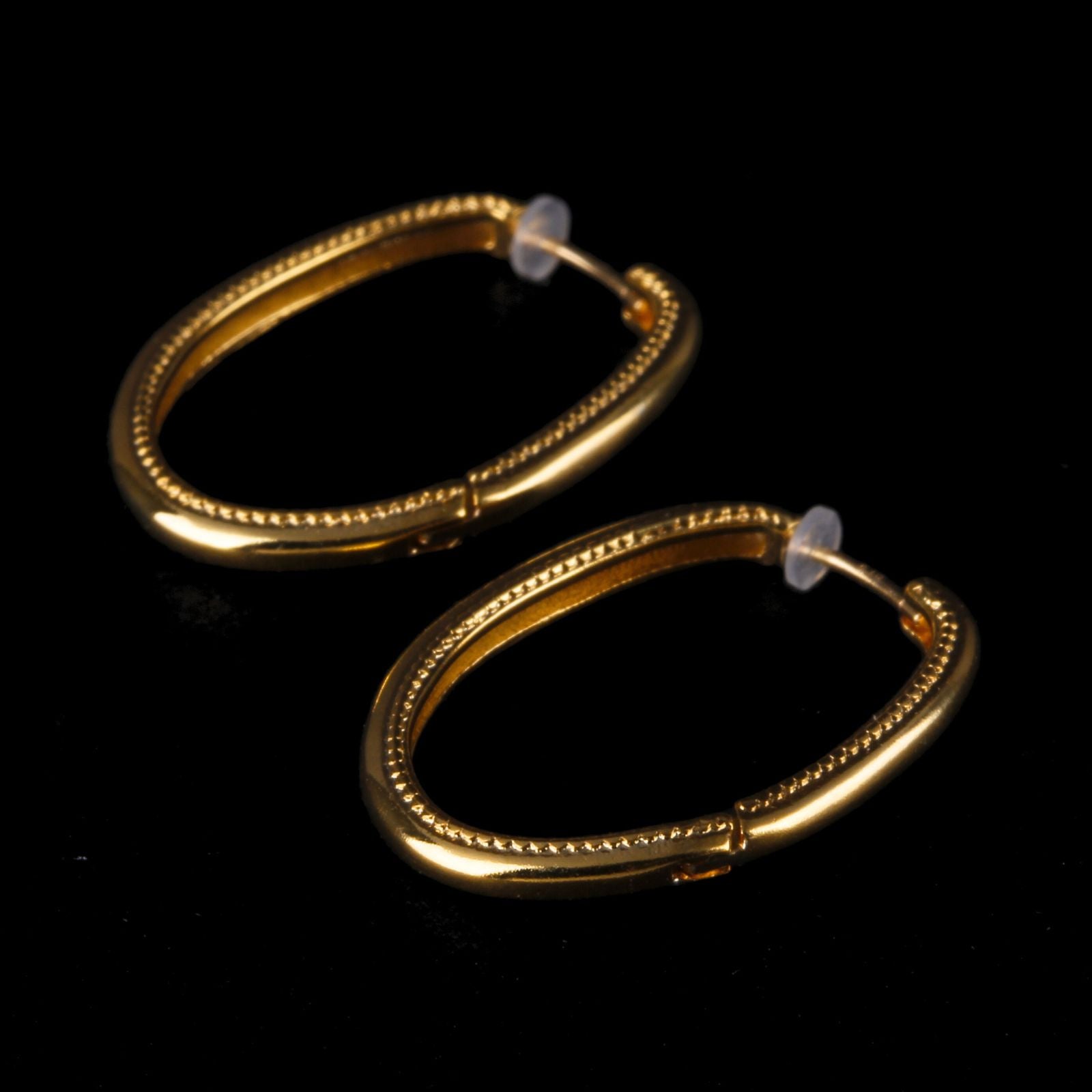 K18post ドットラインオーバルフープピアス