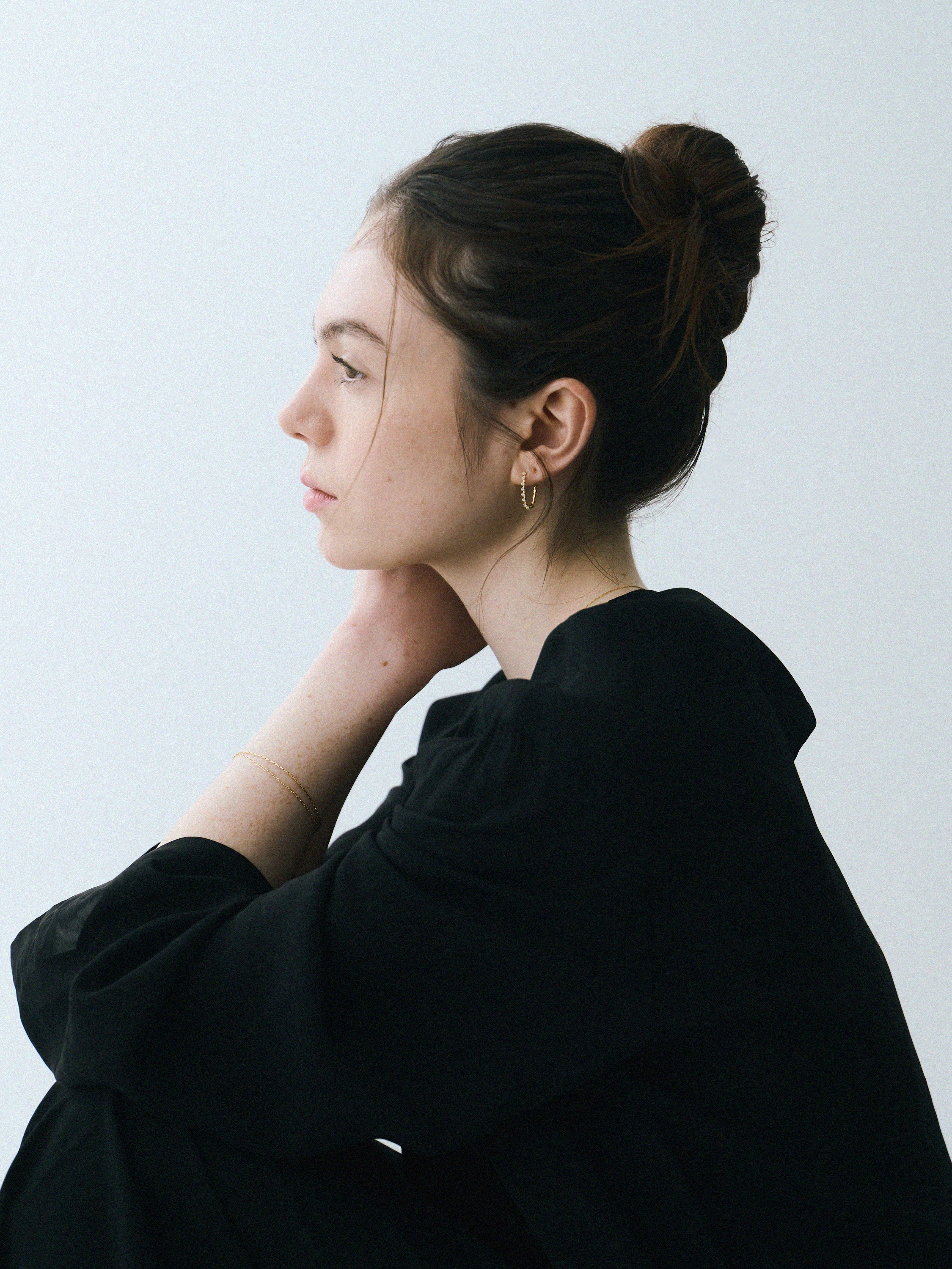 K18post ラインストーンフープピアス