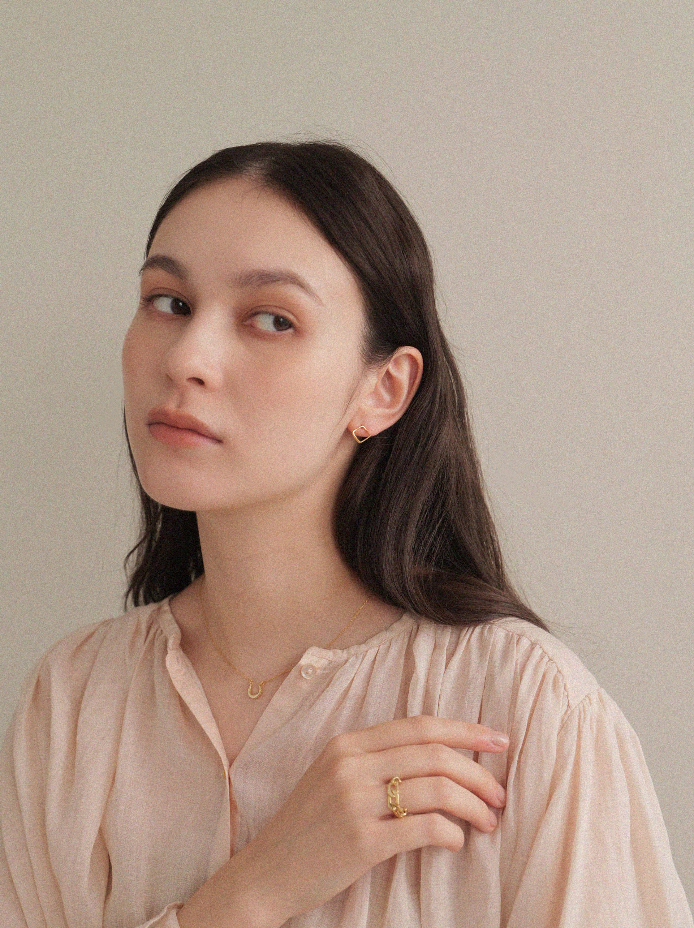 K18post スクエアフレームピアス