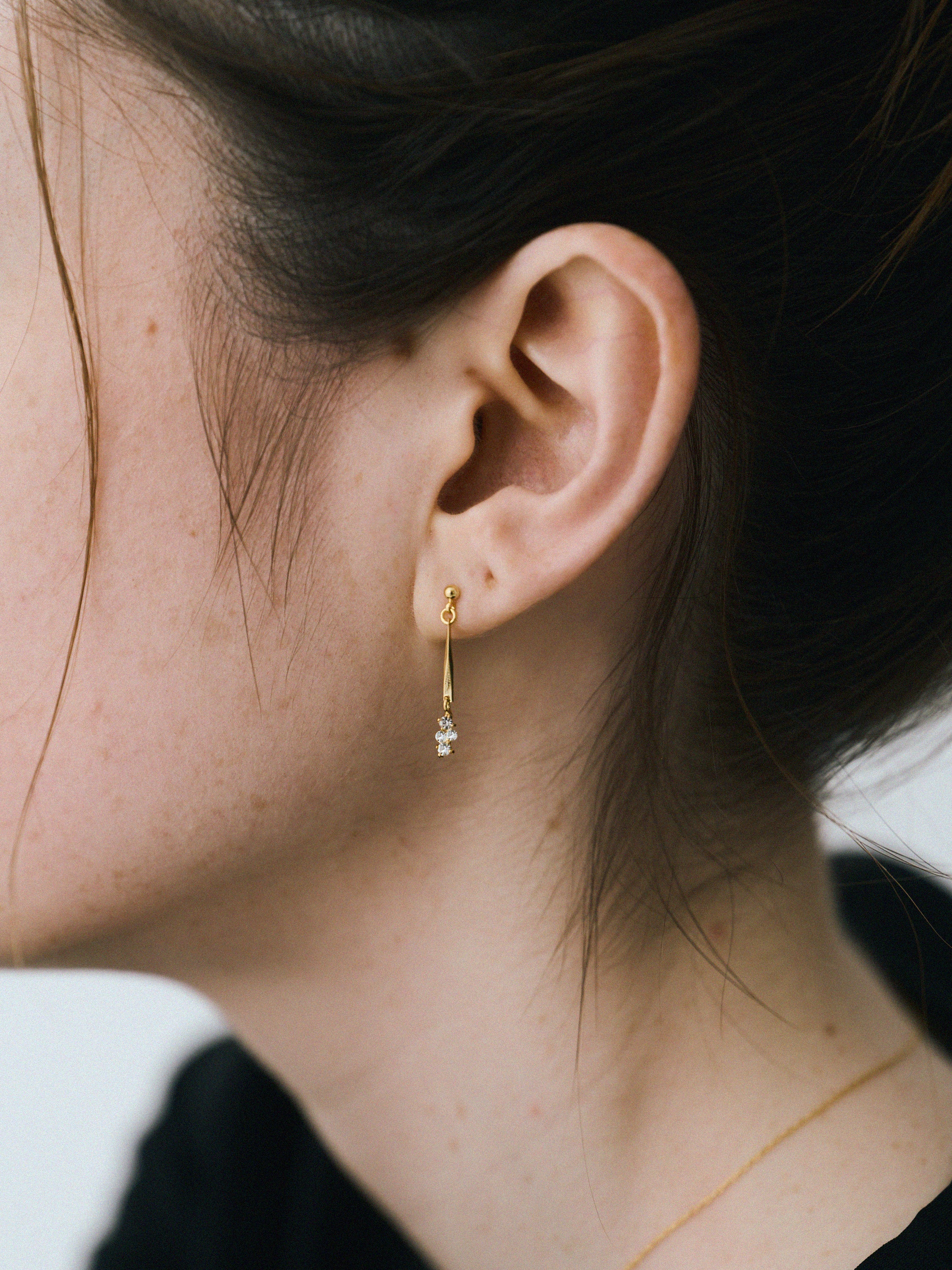 Pt900post メタリックバーピアス