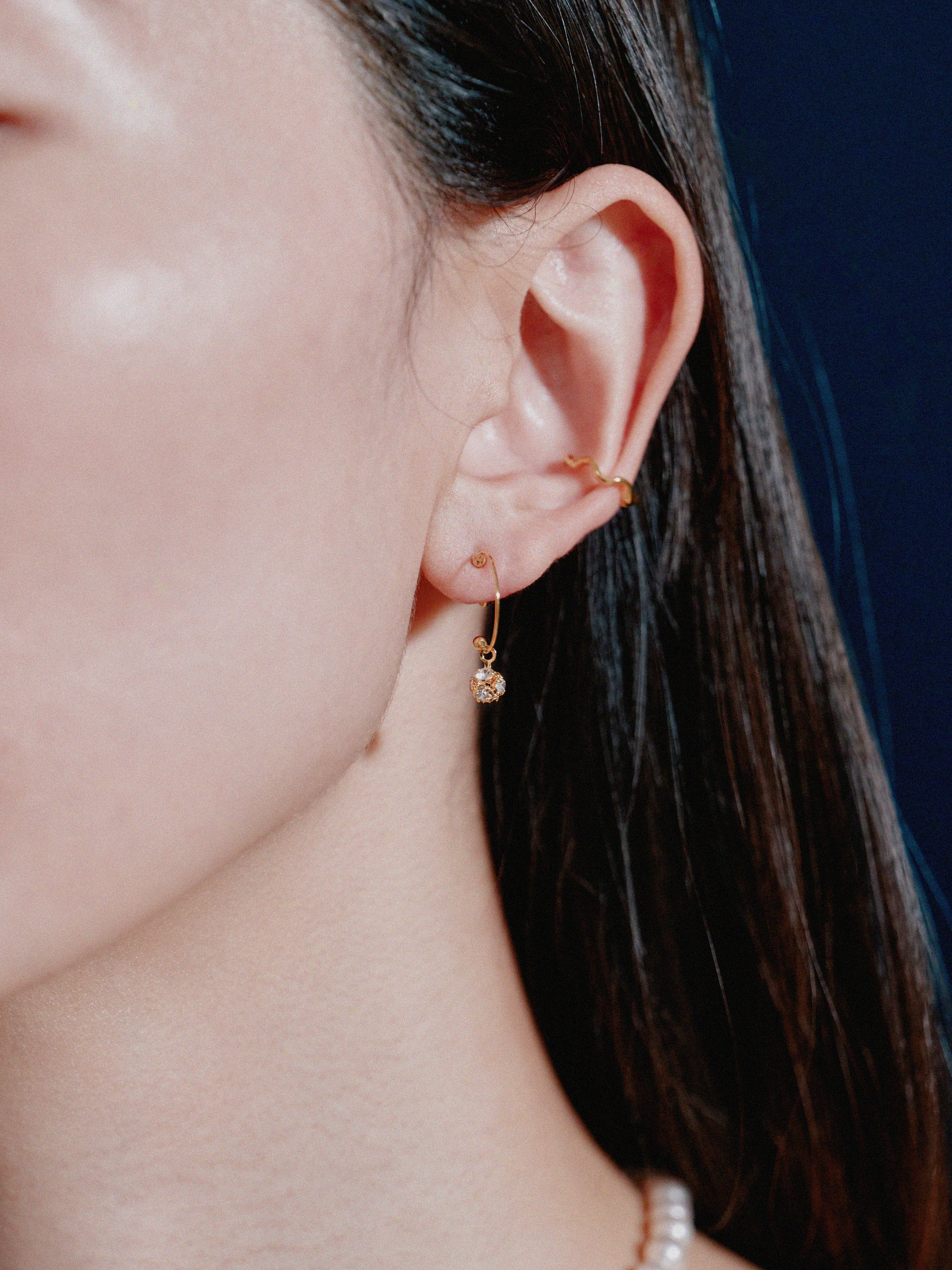 K18post ロンデルボールフープピアス