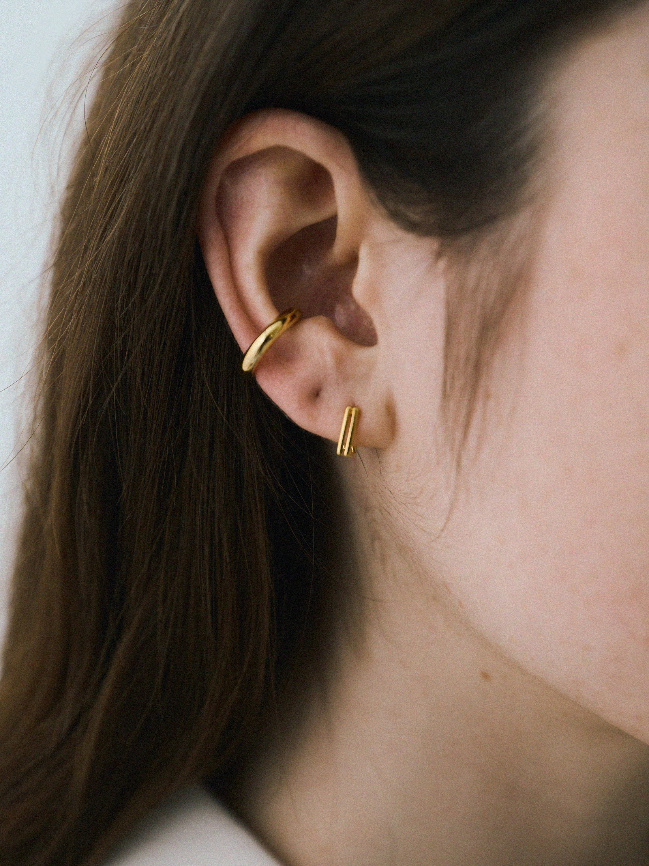 K18post スクエアフープピアス