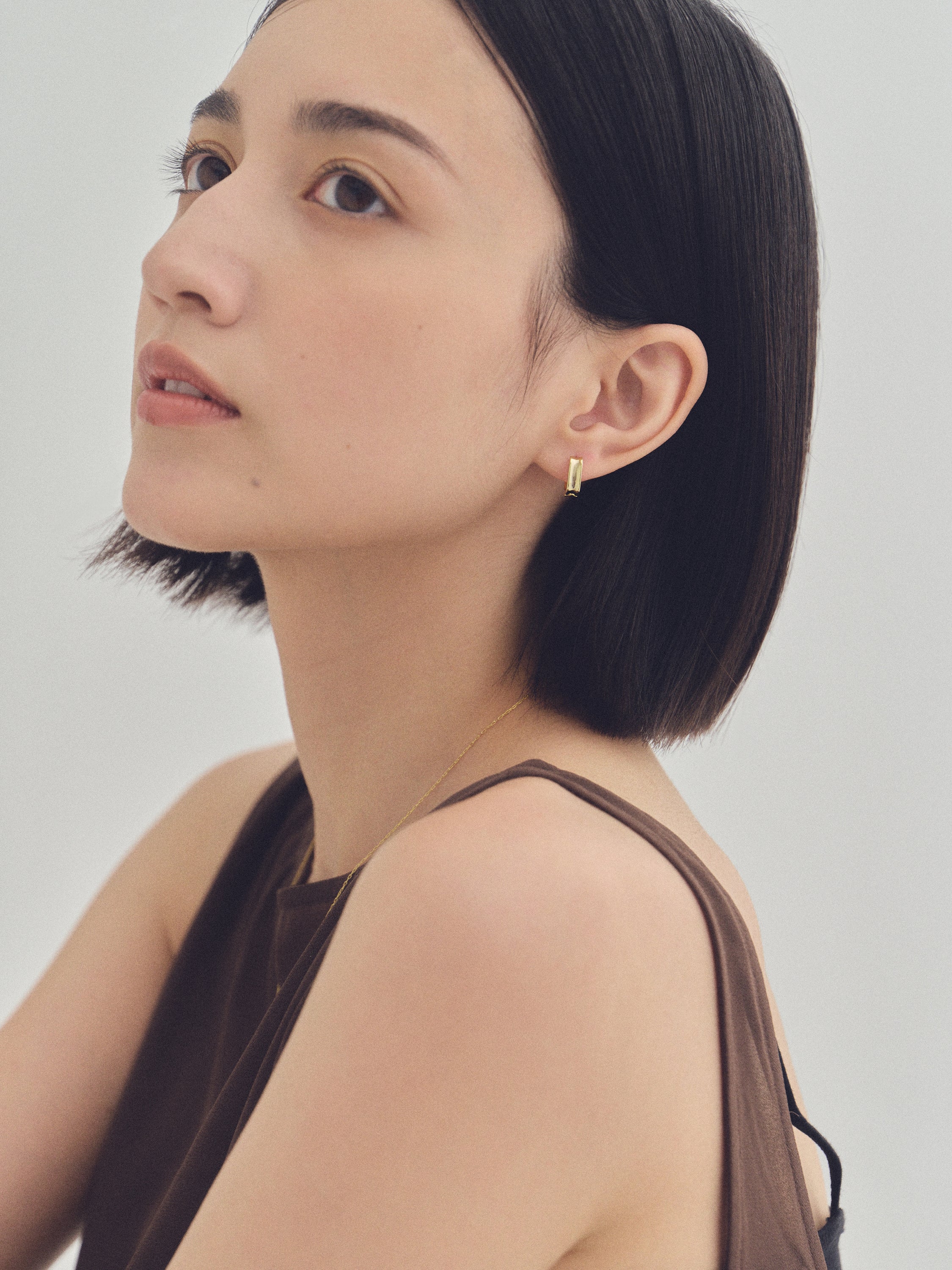 K18post スクエアフープピアス