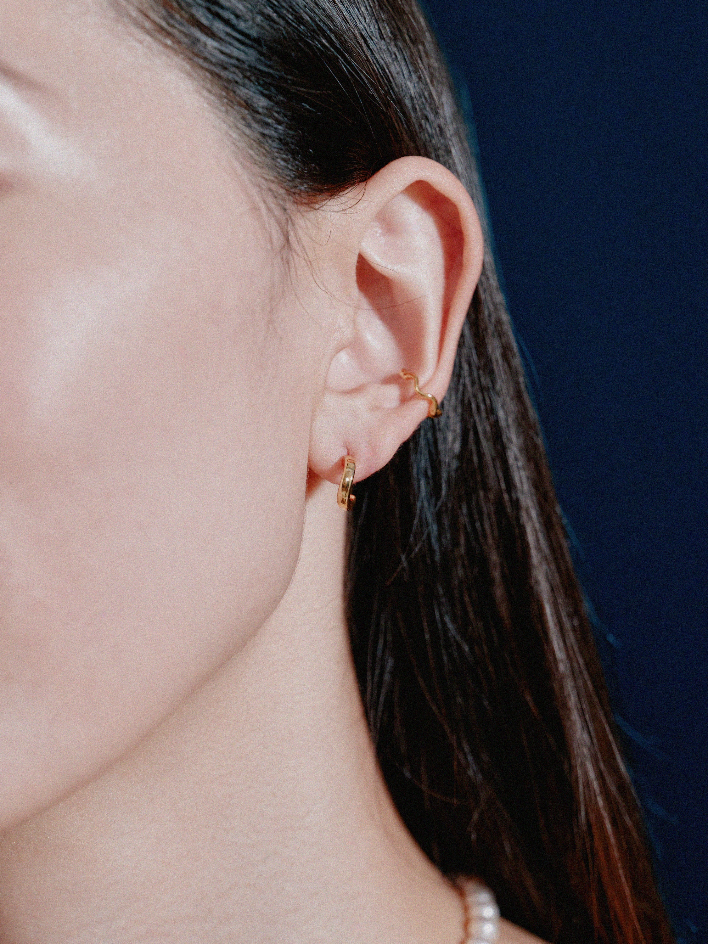 K18post クラフトニュアンスフープピアス