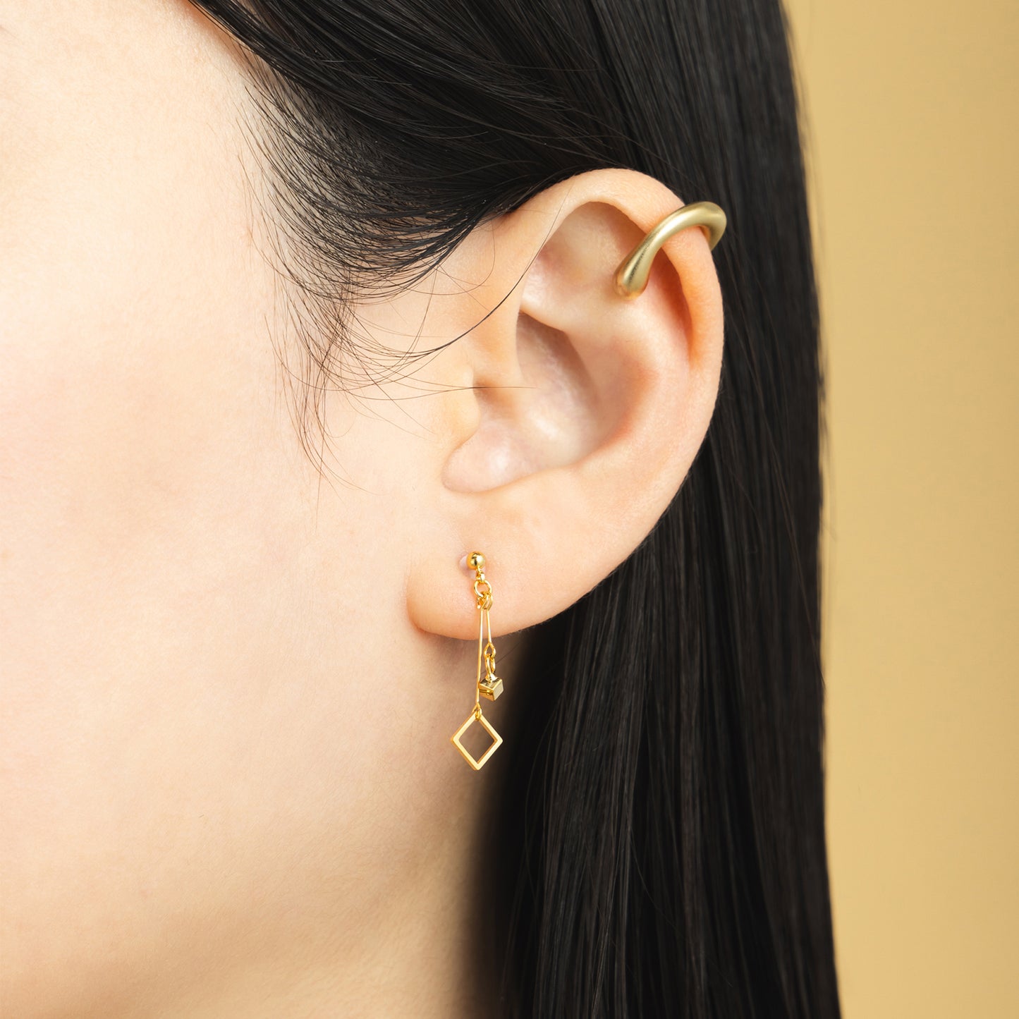 K18post スクエアフレーム&キューブピアス