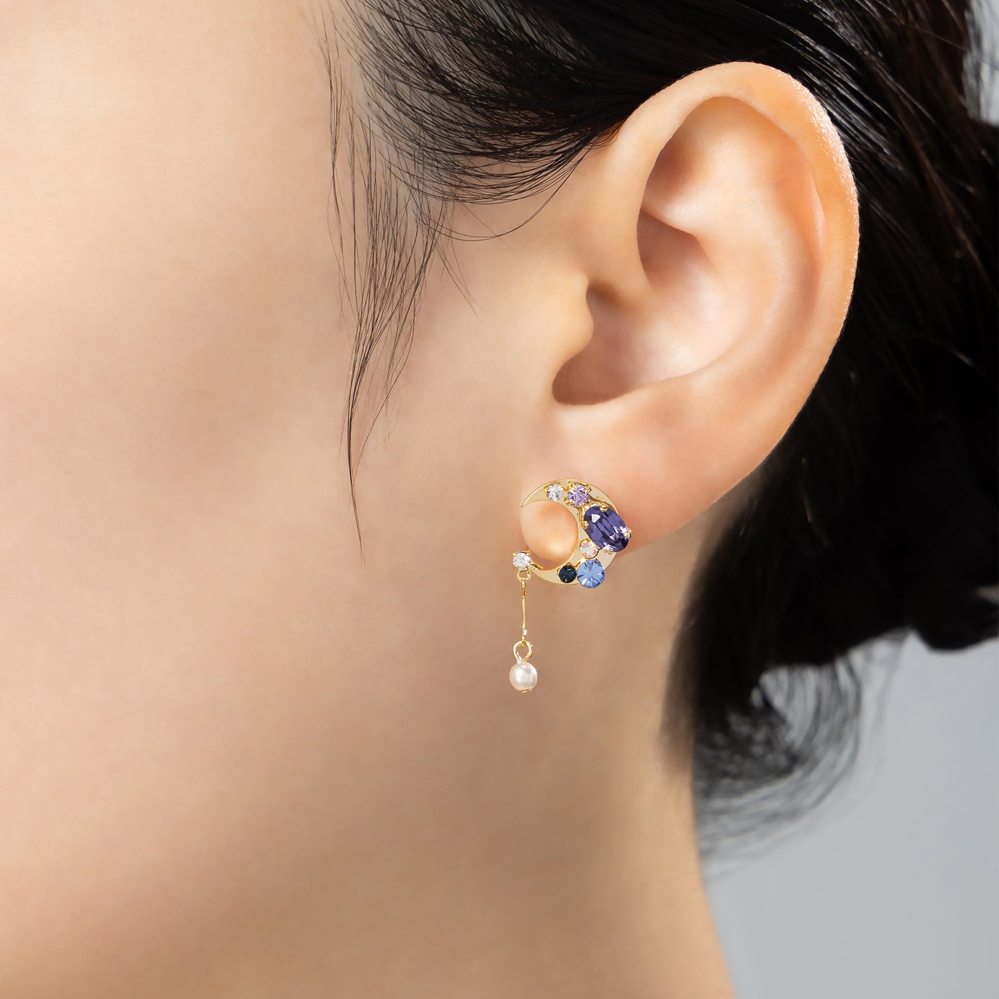 Preciosa Crystal クレセントピアス