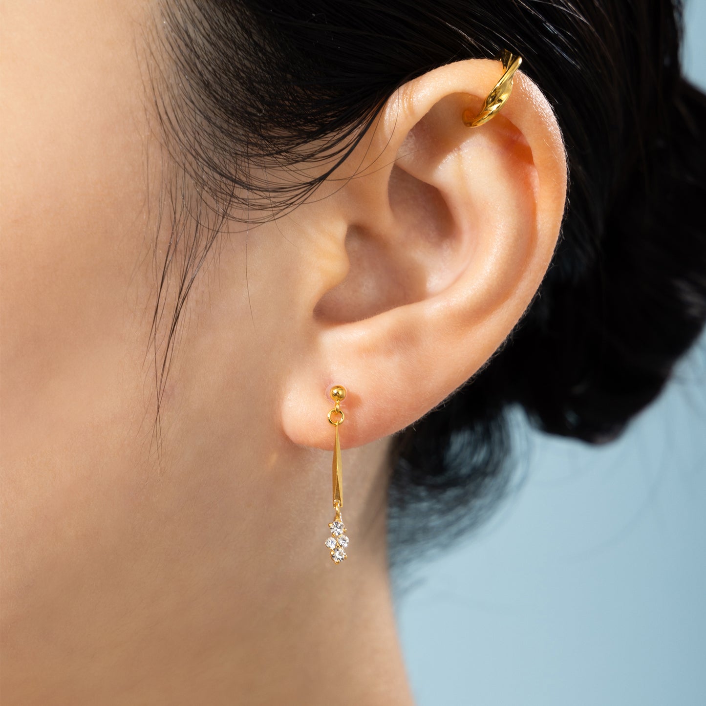 K18post メタリックバー&ビジューピアス