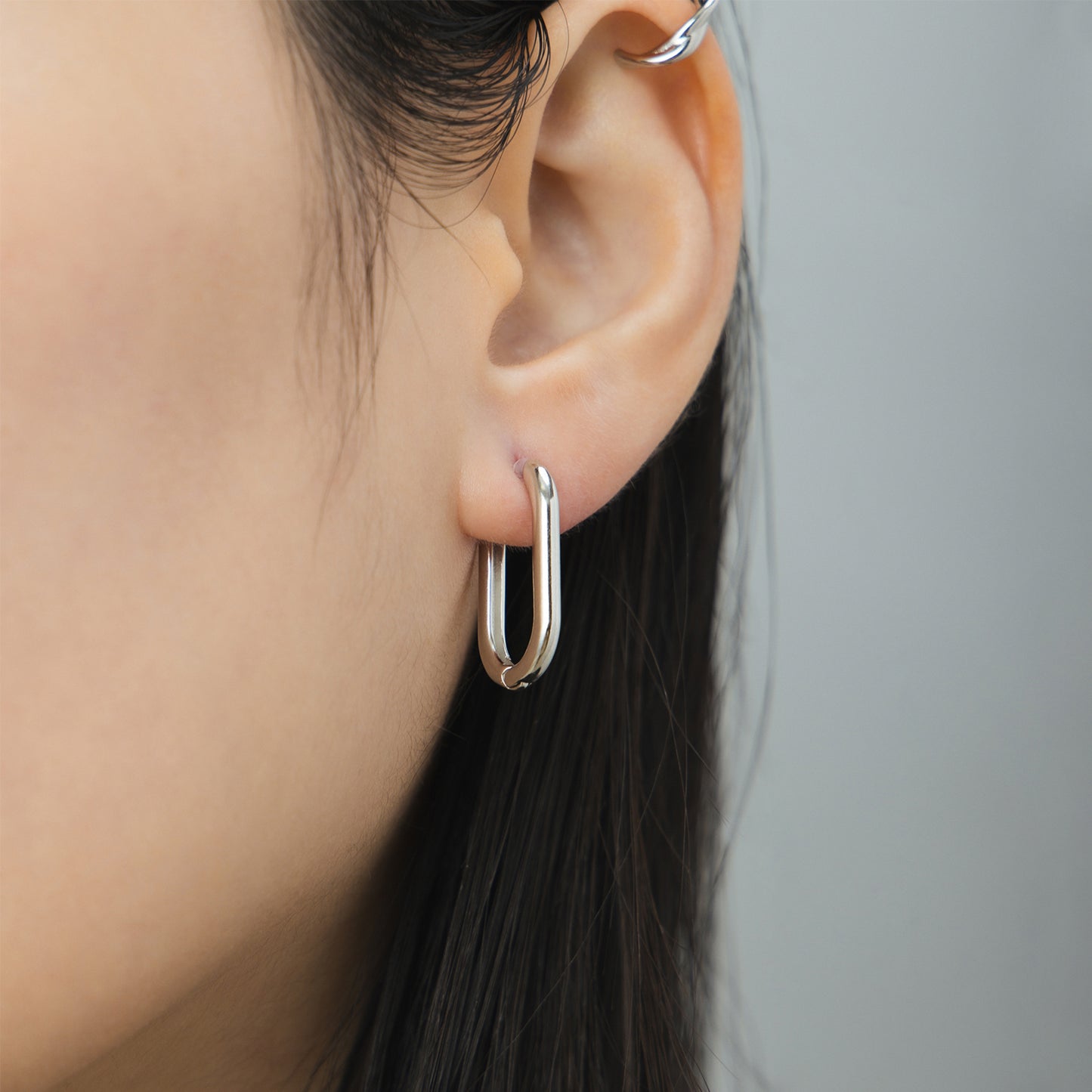 Pt900post オーバルフープピアス