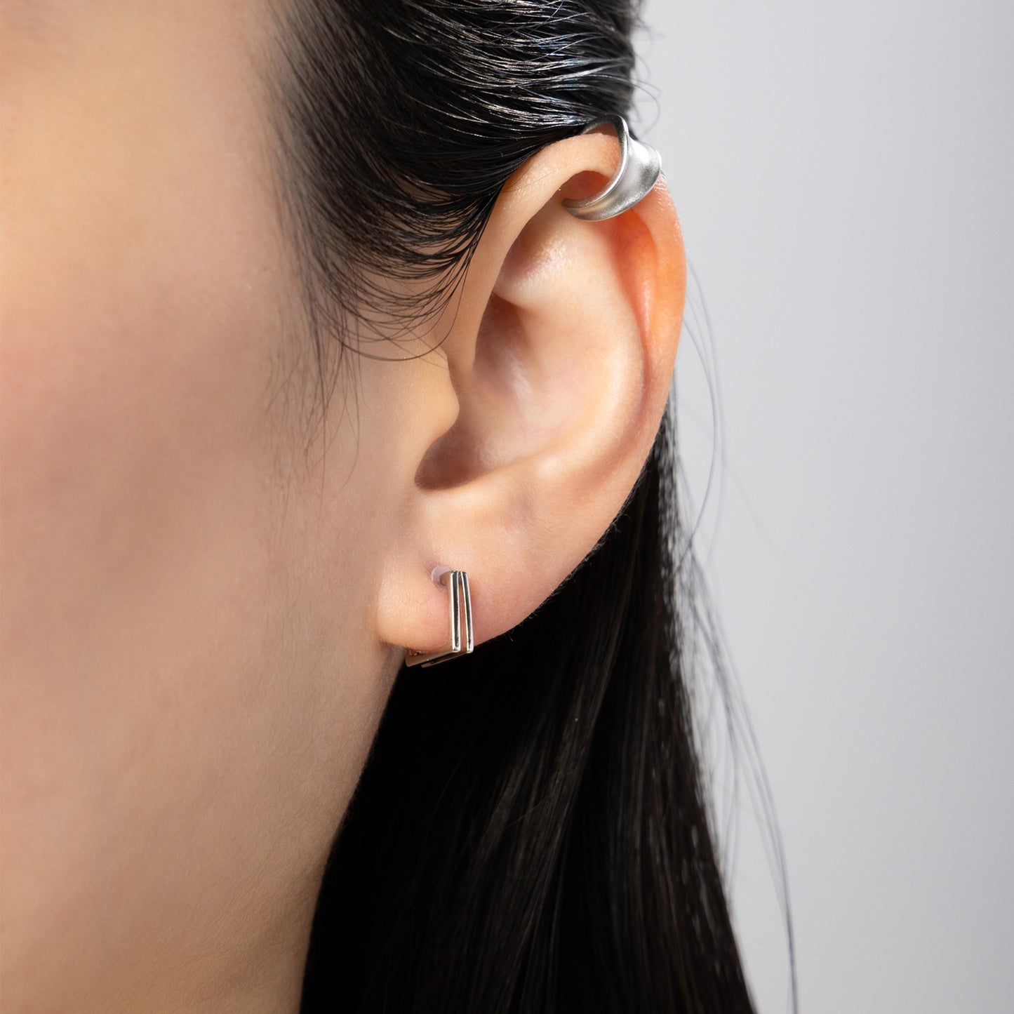 K18post スクエアフレームフープピアス