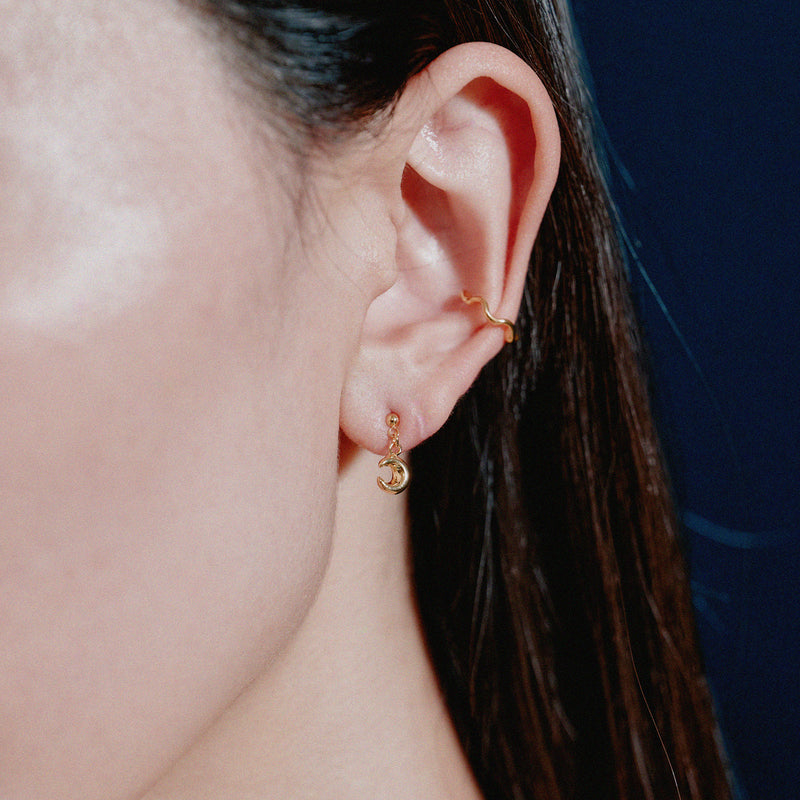 K18post クレセントピアス