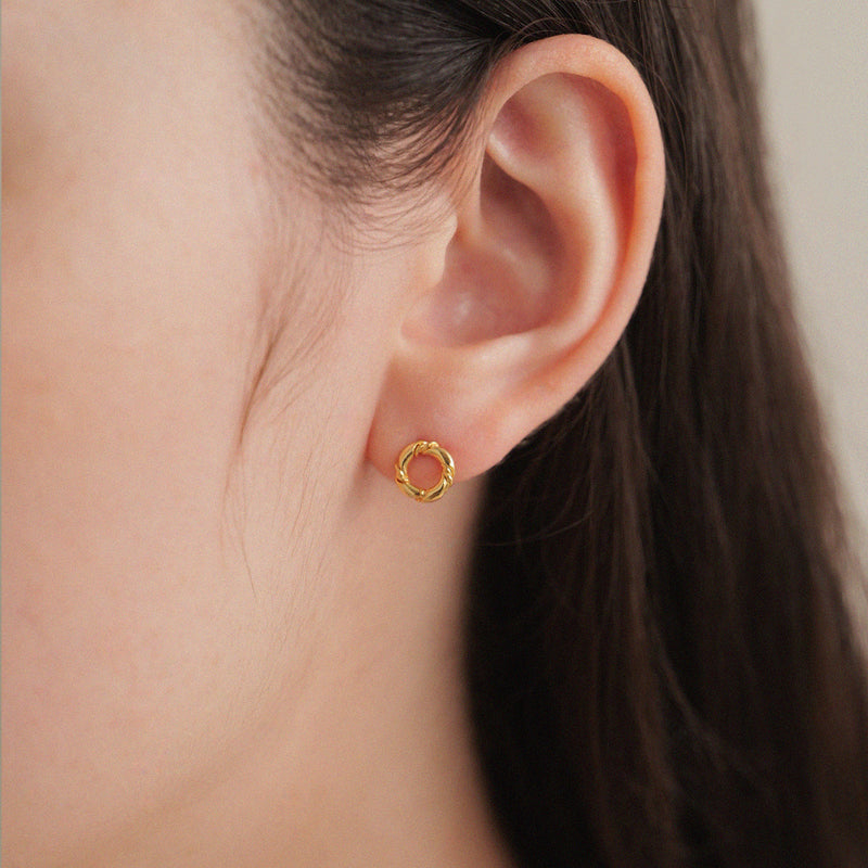 K18post ヴィンテージライクサークルピアス