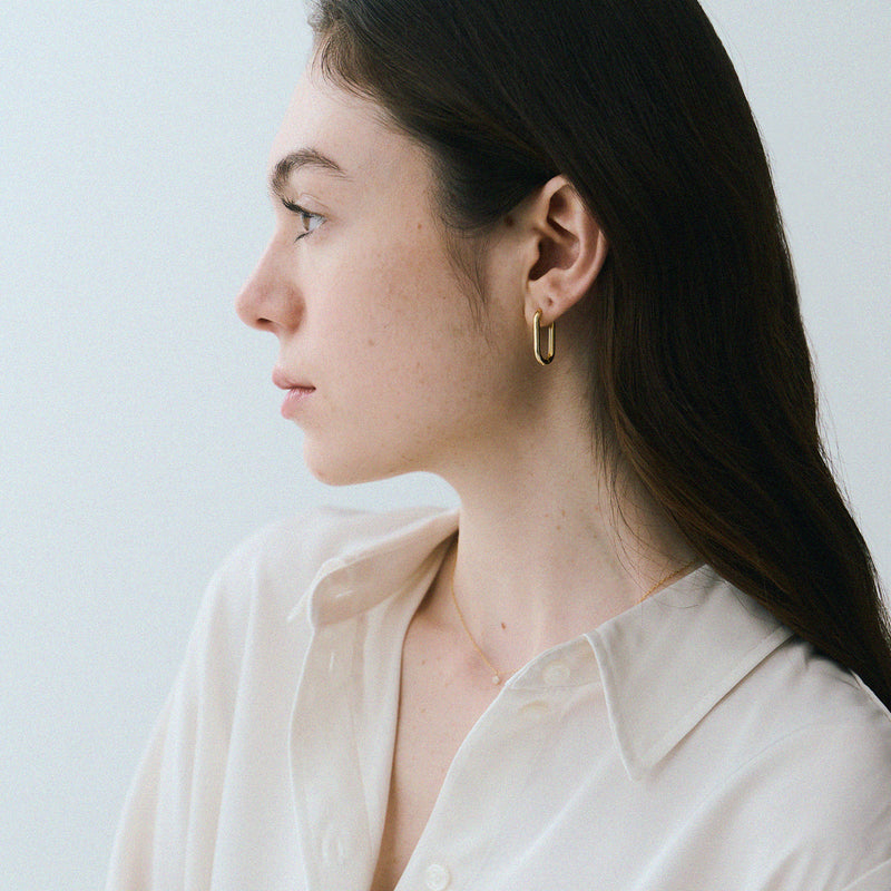 Pt900post オーバルフープピアス