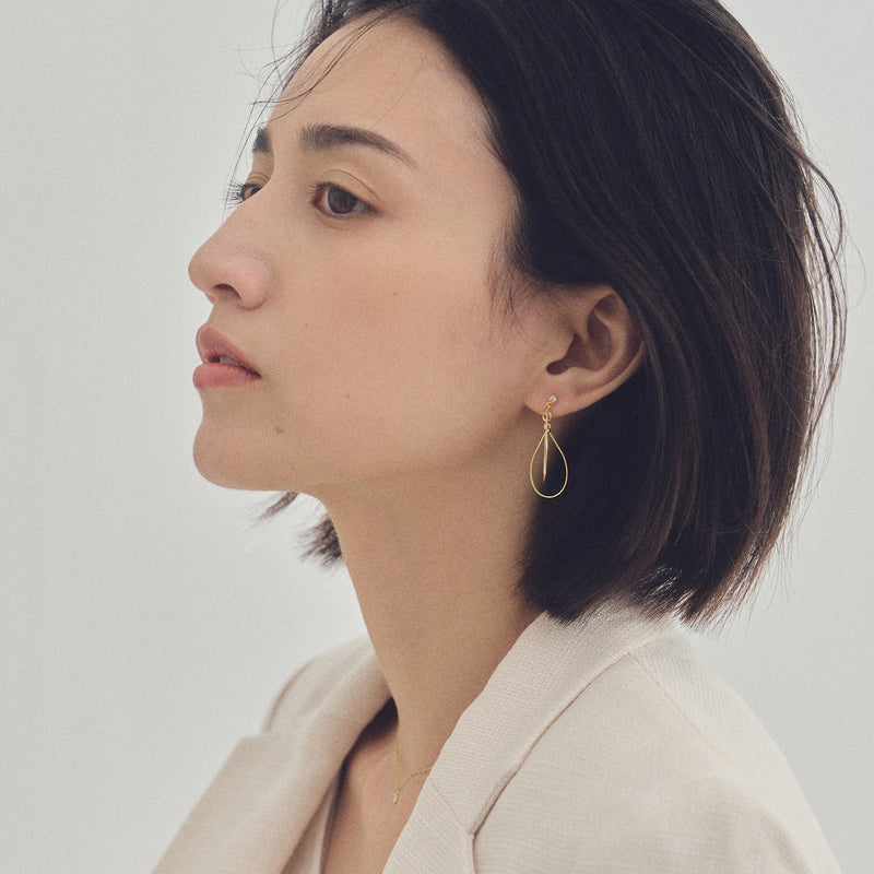 K18post ドロップフレームピアス