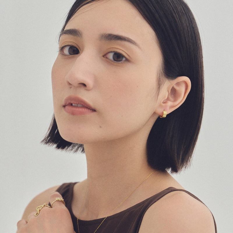 Pt900post テクスチャーフープピアス