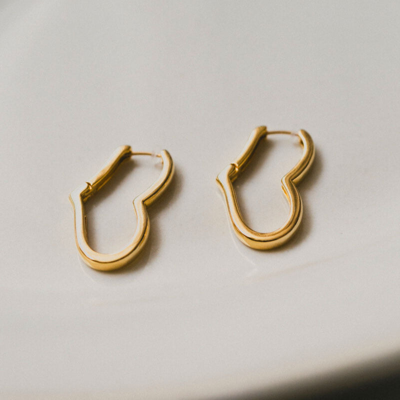 K18post   ハートシルエットフープピアス