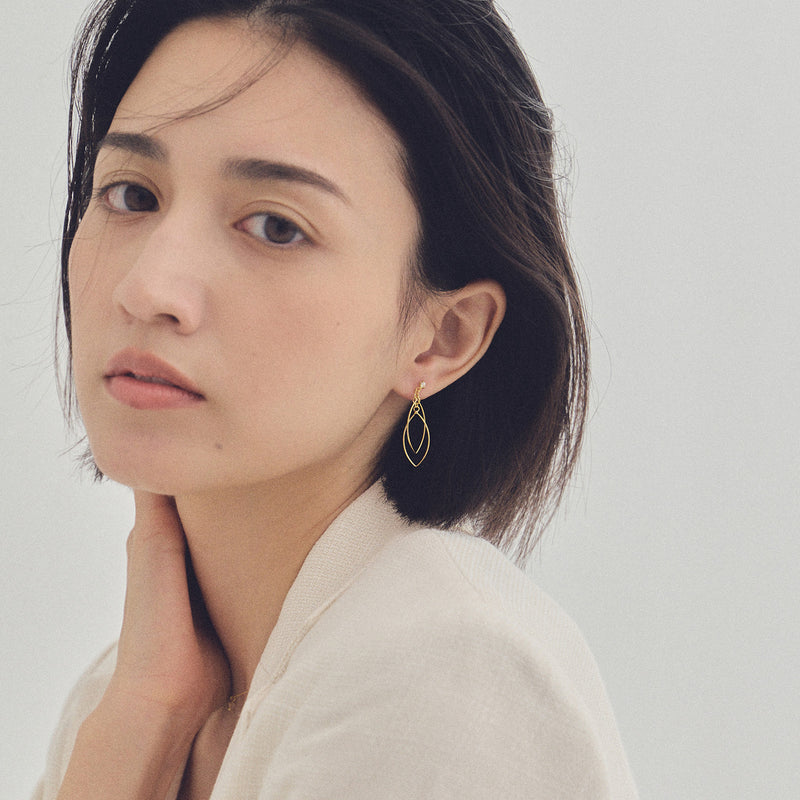 K18post マーキスフレームピアス