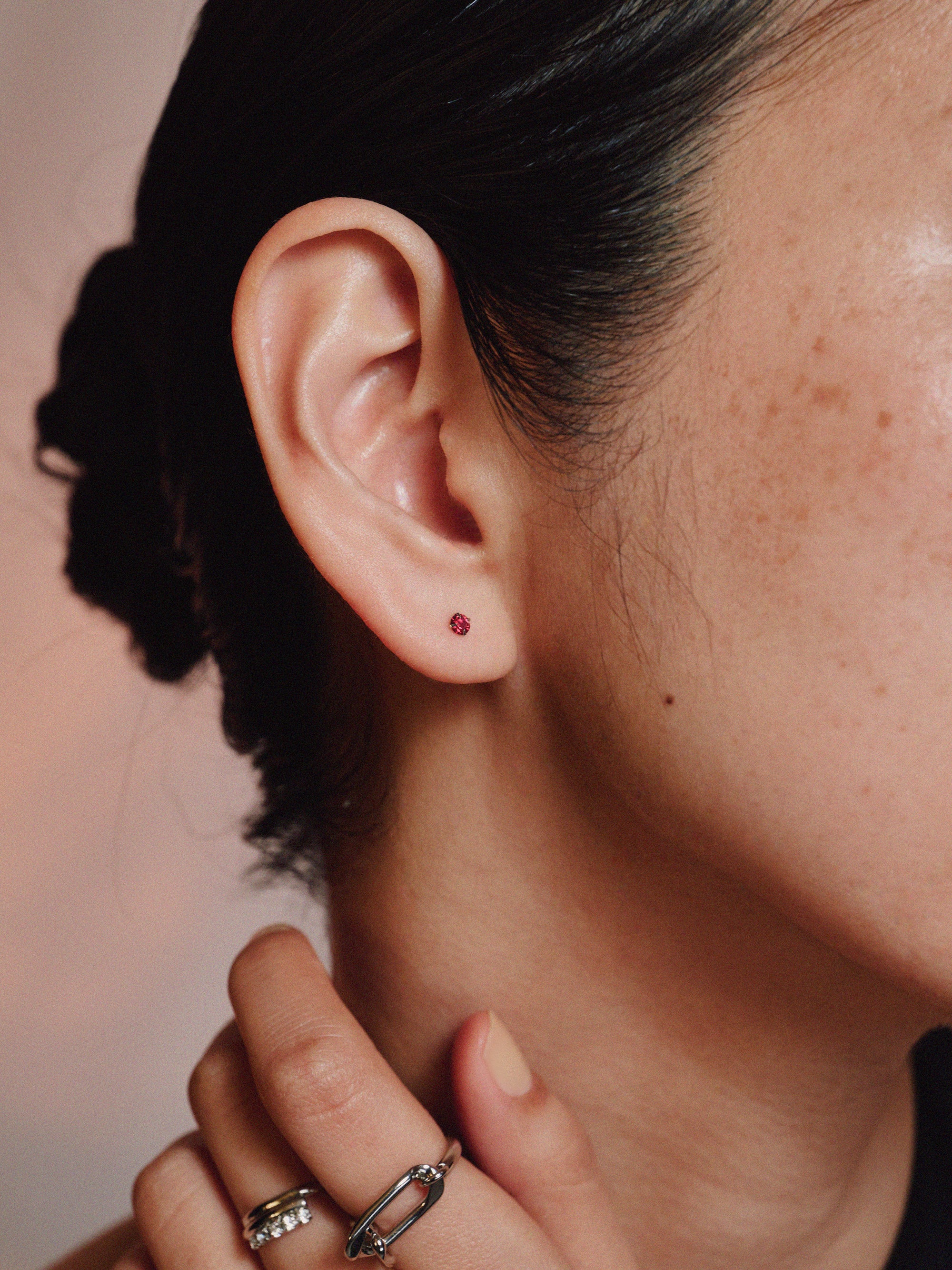 22カラー×2サイズ Preciosa Crystal ワンポイントピアス