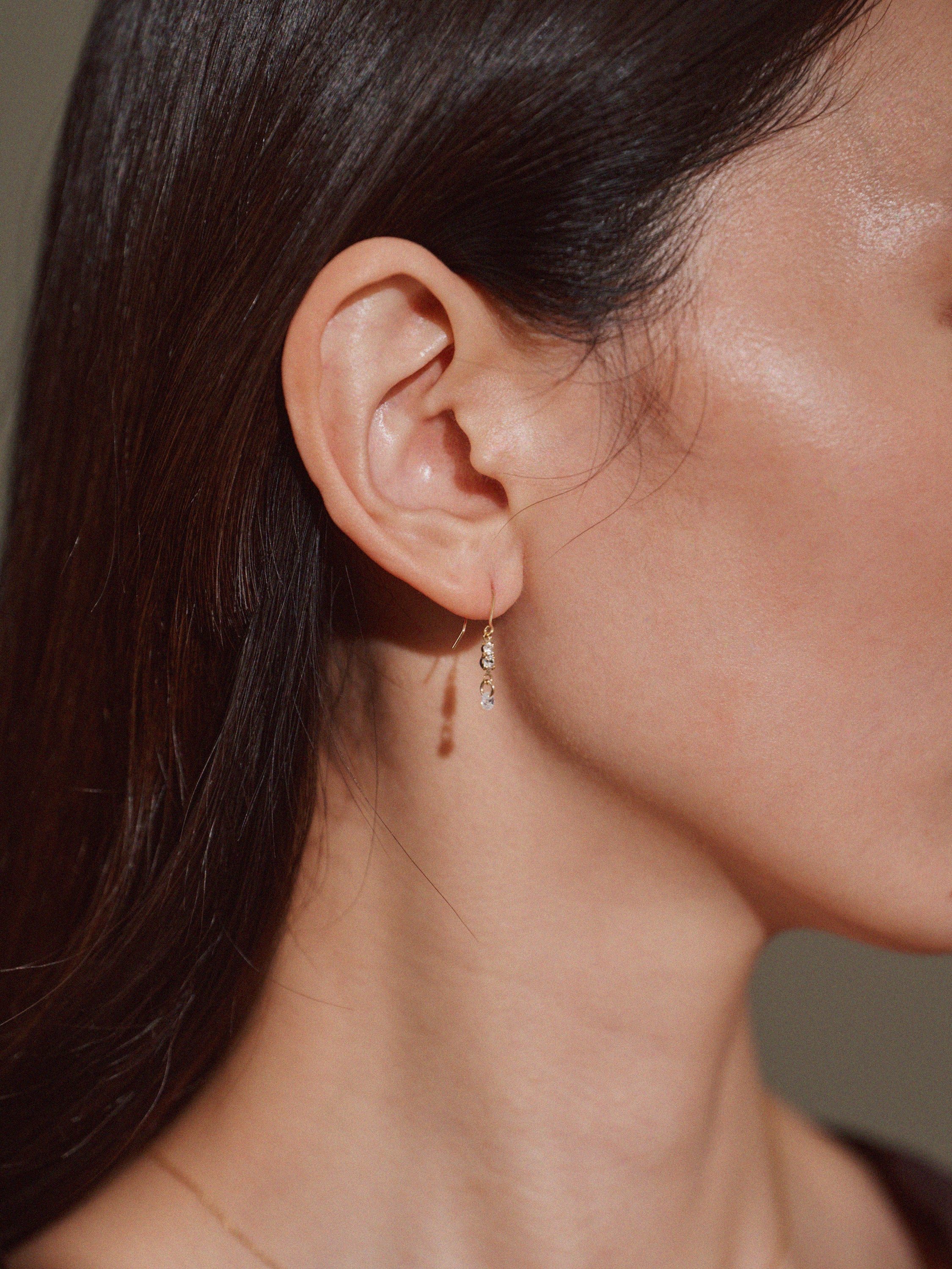 クリスタルフックピアス