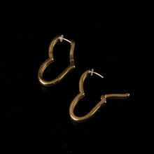 K18post   ハートシルエットフープピアス