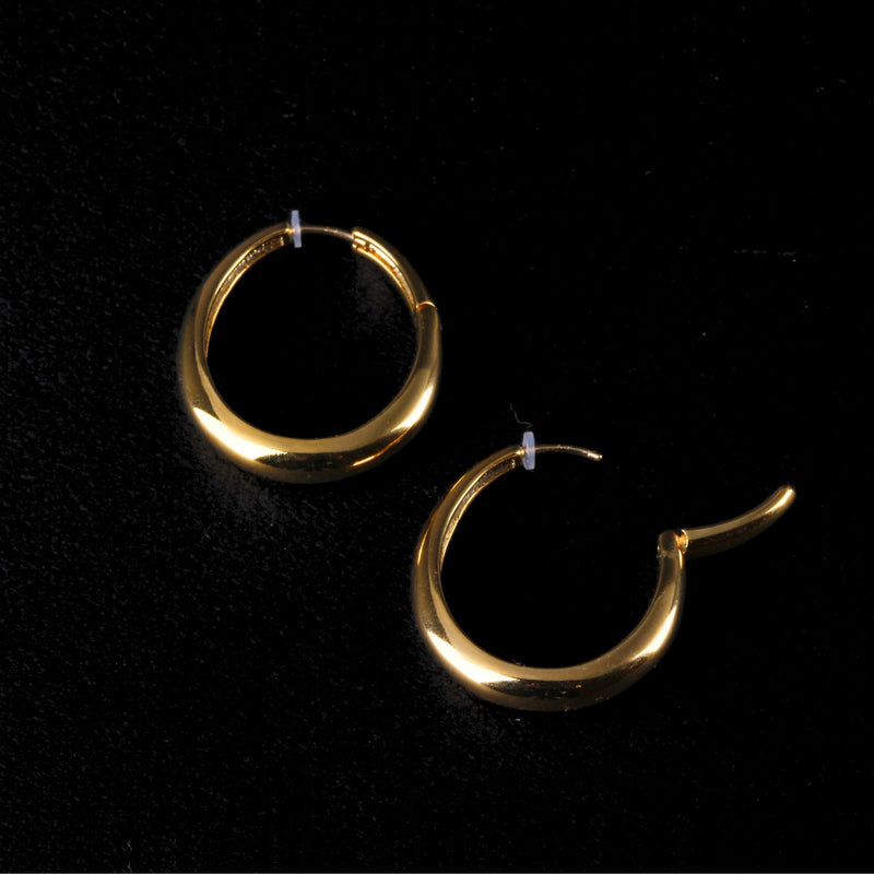 K18post  シンプルオーバルフープピアス