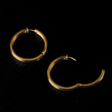 K18post   ラインラウンドフープピアス