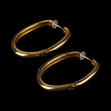 K18post   ドットラインオーバルフープピアス