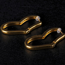 K18post   ハートシルエットフープピアス