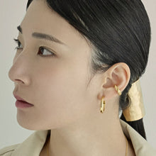 K18post  シンプルオーバルフープピアス