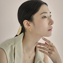 K18post   ラインラウンドフープピアス