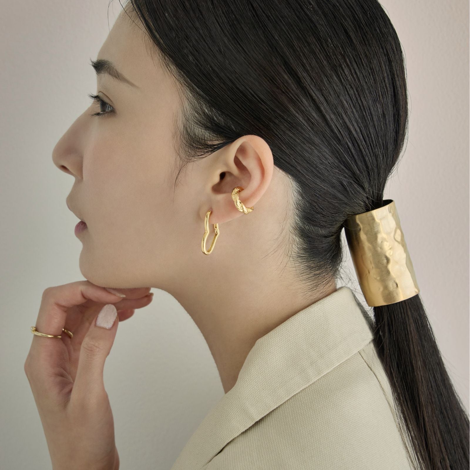 K18post ハートシルエットフープピアス – LOKUMI