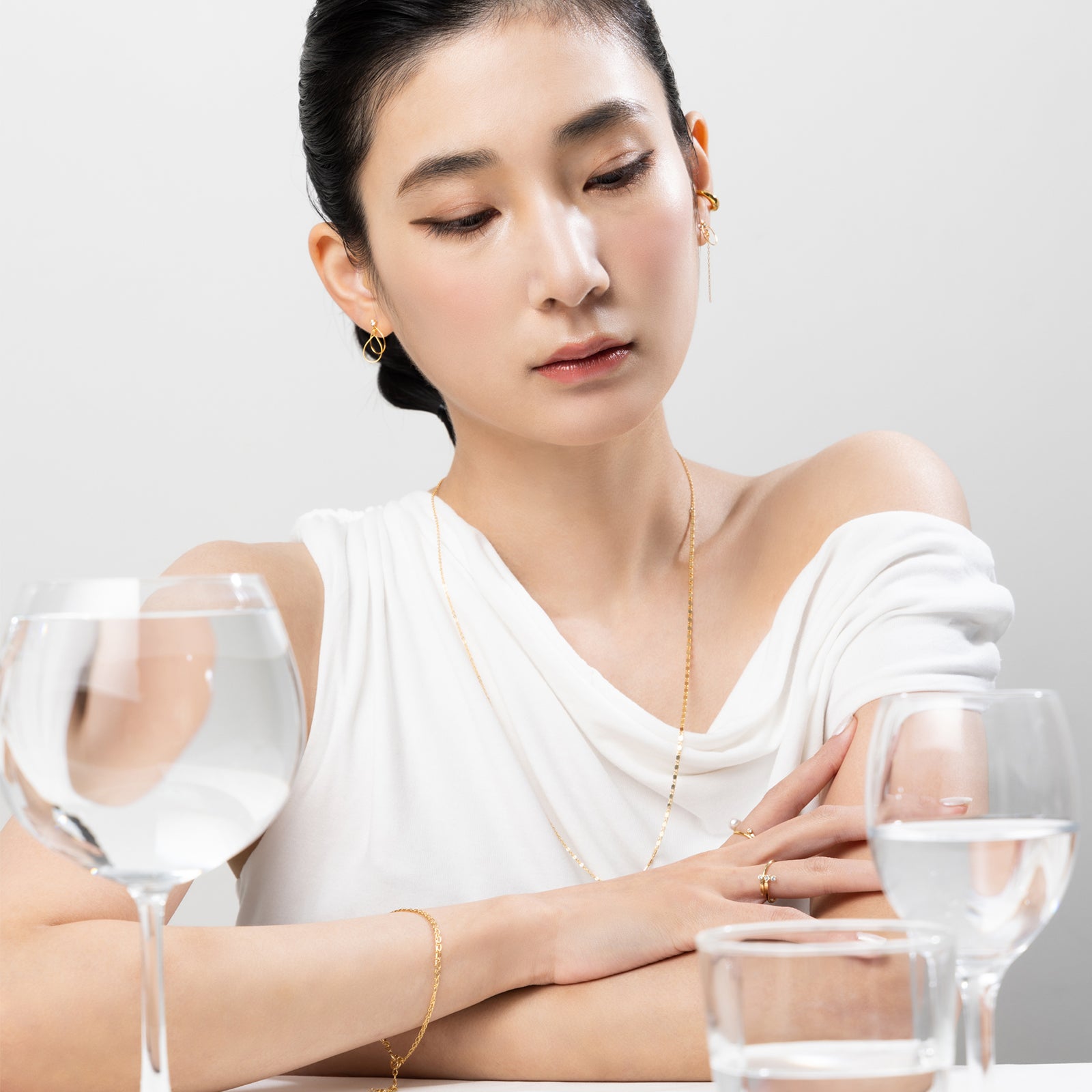 K18post アシンメトリードロップピアス