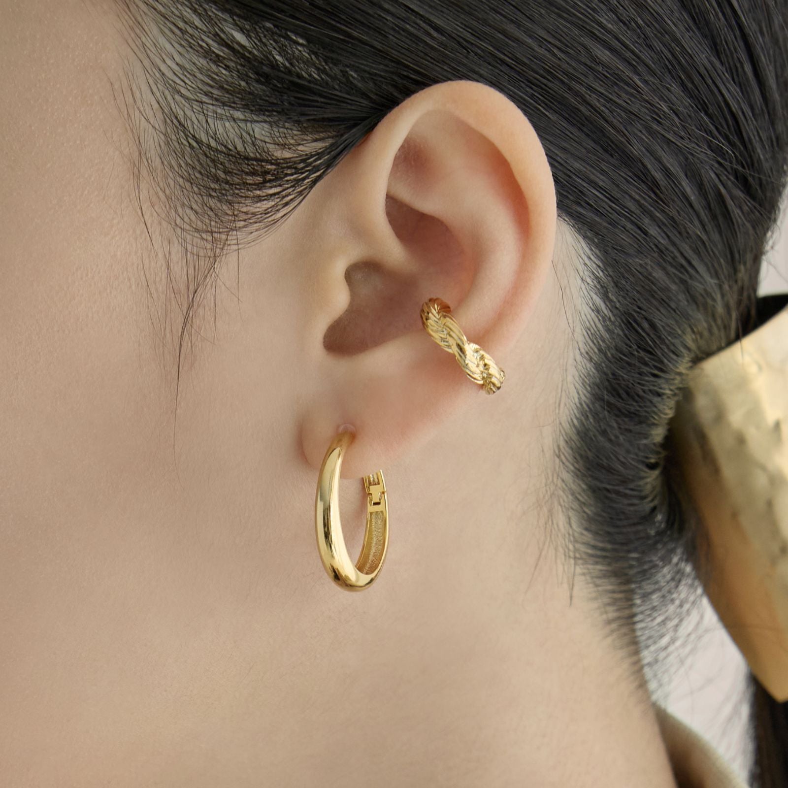 K18post  シンプルオーバルフープピアス