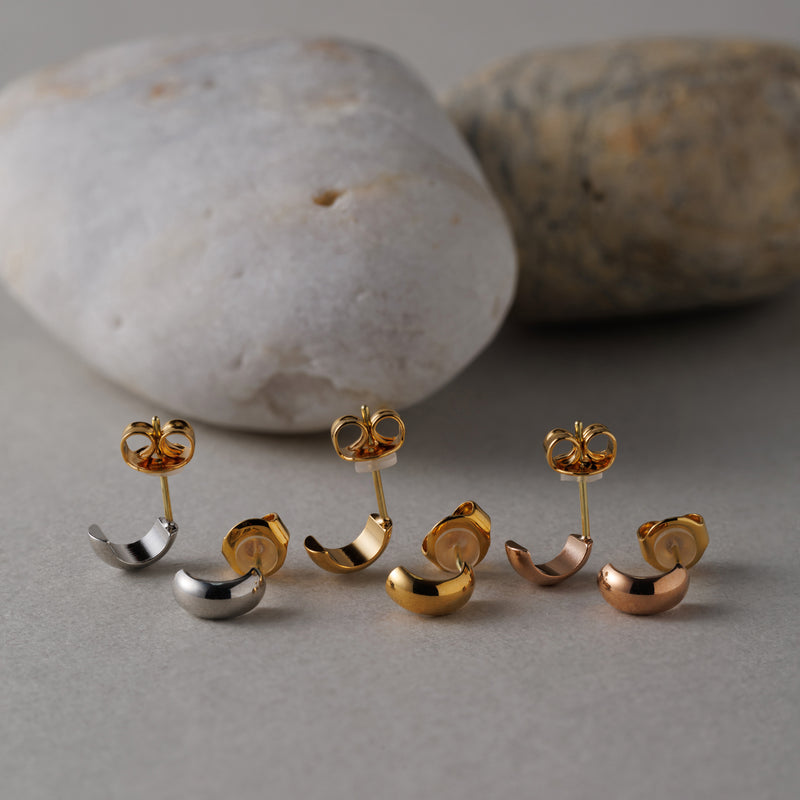 K18post ハーフラウンドピアス スモール