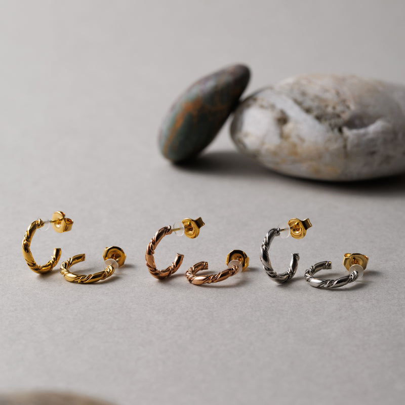 K18post テクスチャーフープピアス