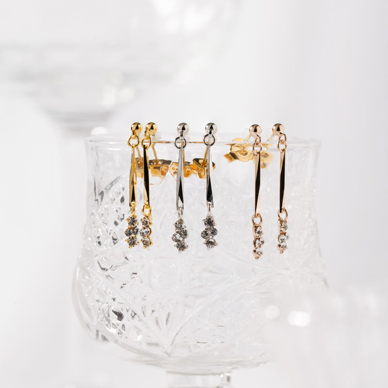 K18post メタリックバー＆ビジューピアス