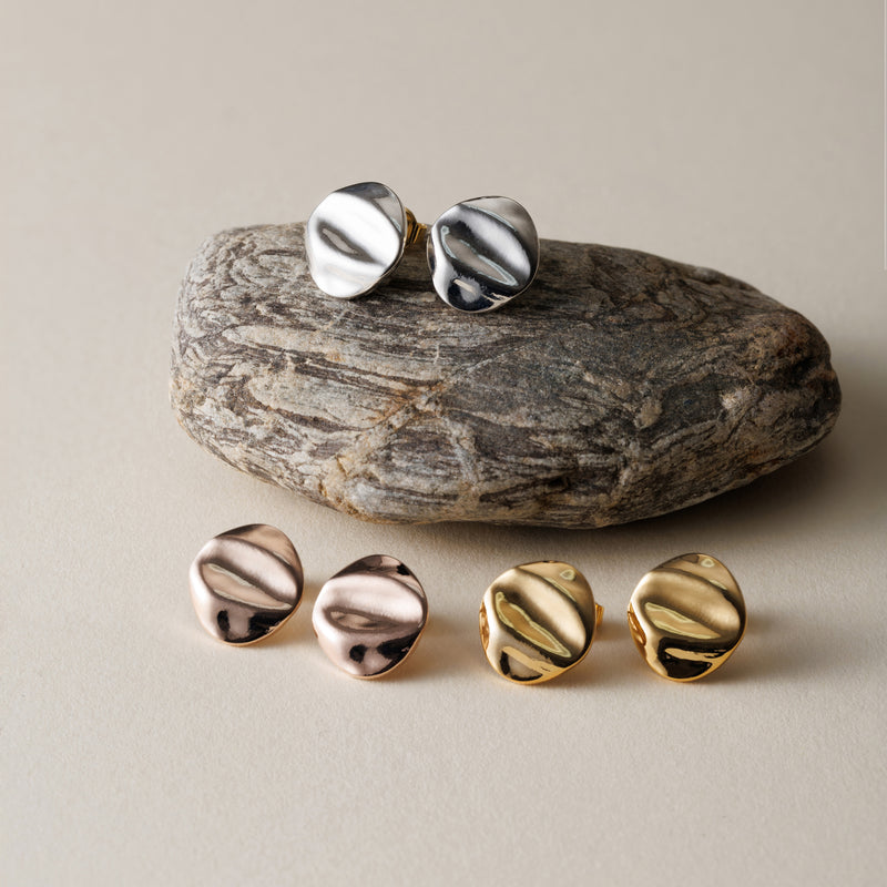 K18post ニュアンスプレートピアス