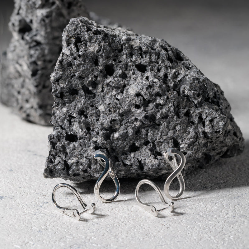 Pt900post ツイステッドフープピアス