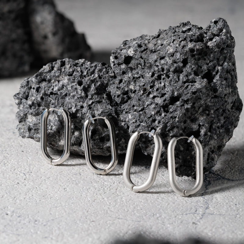 Pt900post オーバルフープピアス