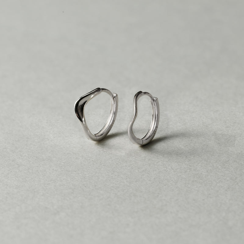 Silver925 アシンメトリーフープピアス