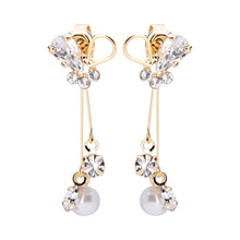 Preciosa Crystal フルールノットビジューピアス