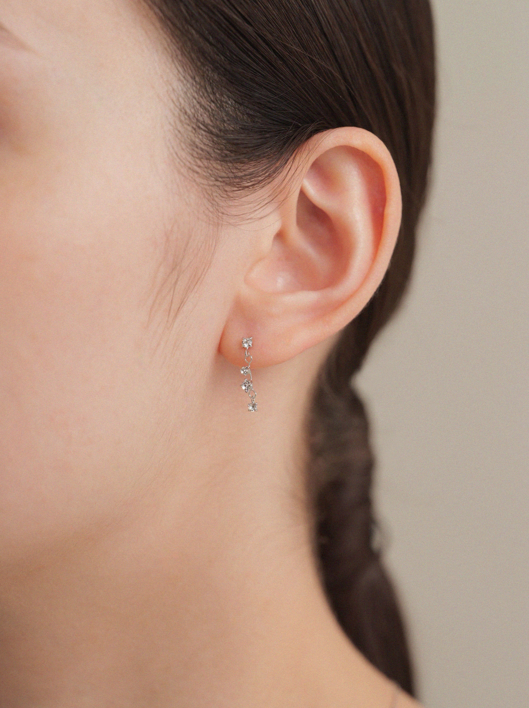 クリスタルビジューピアス