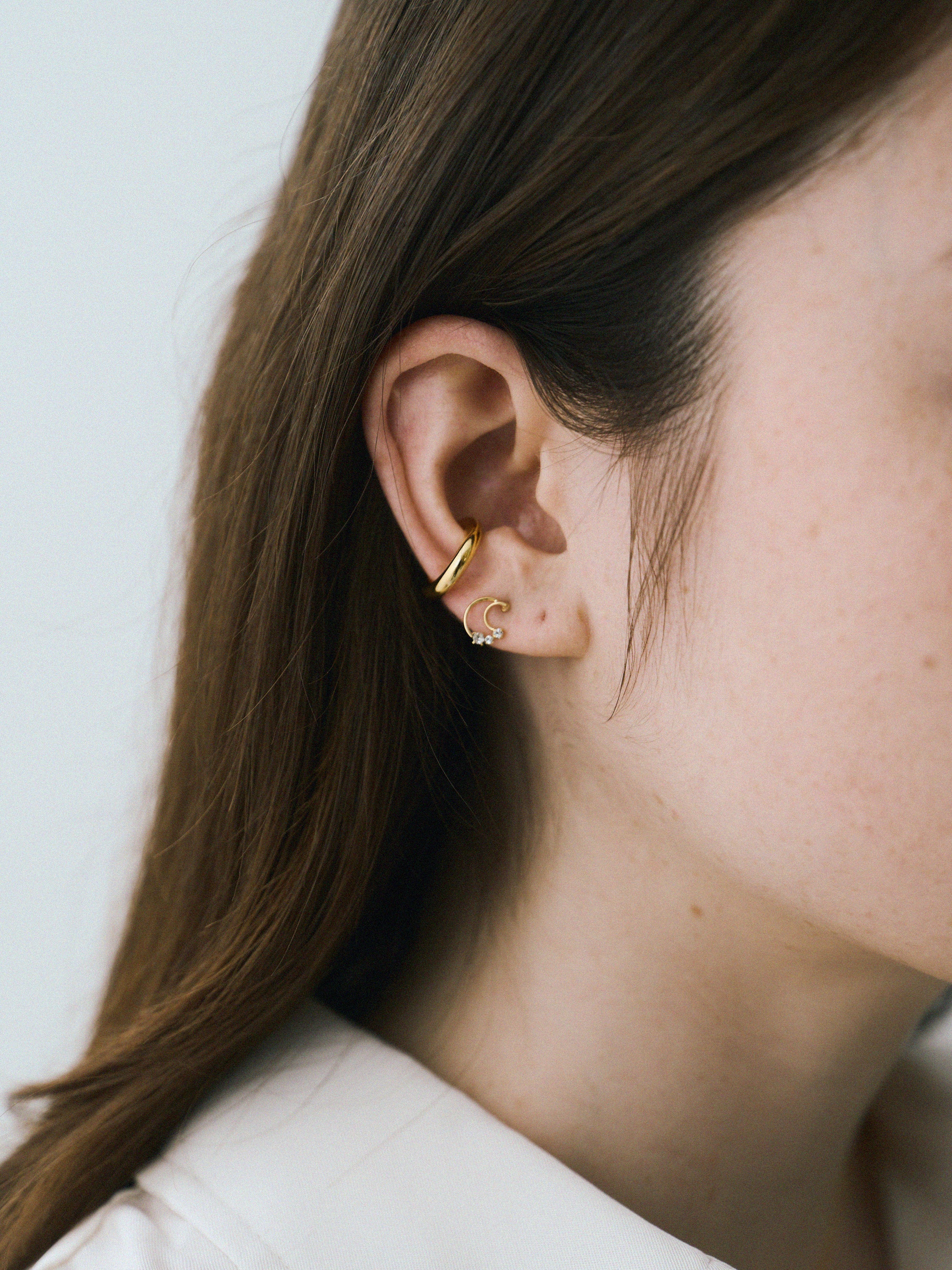 クレセントピアス