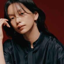 ドロップ＆キュービックピアス