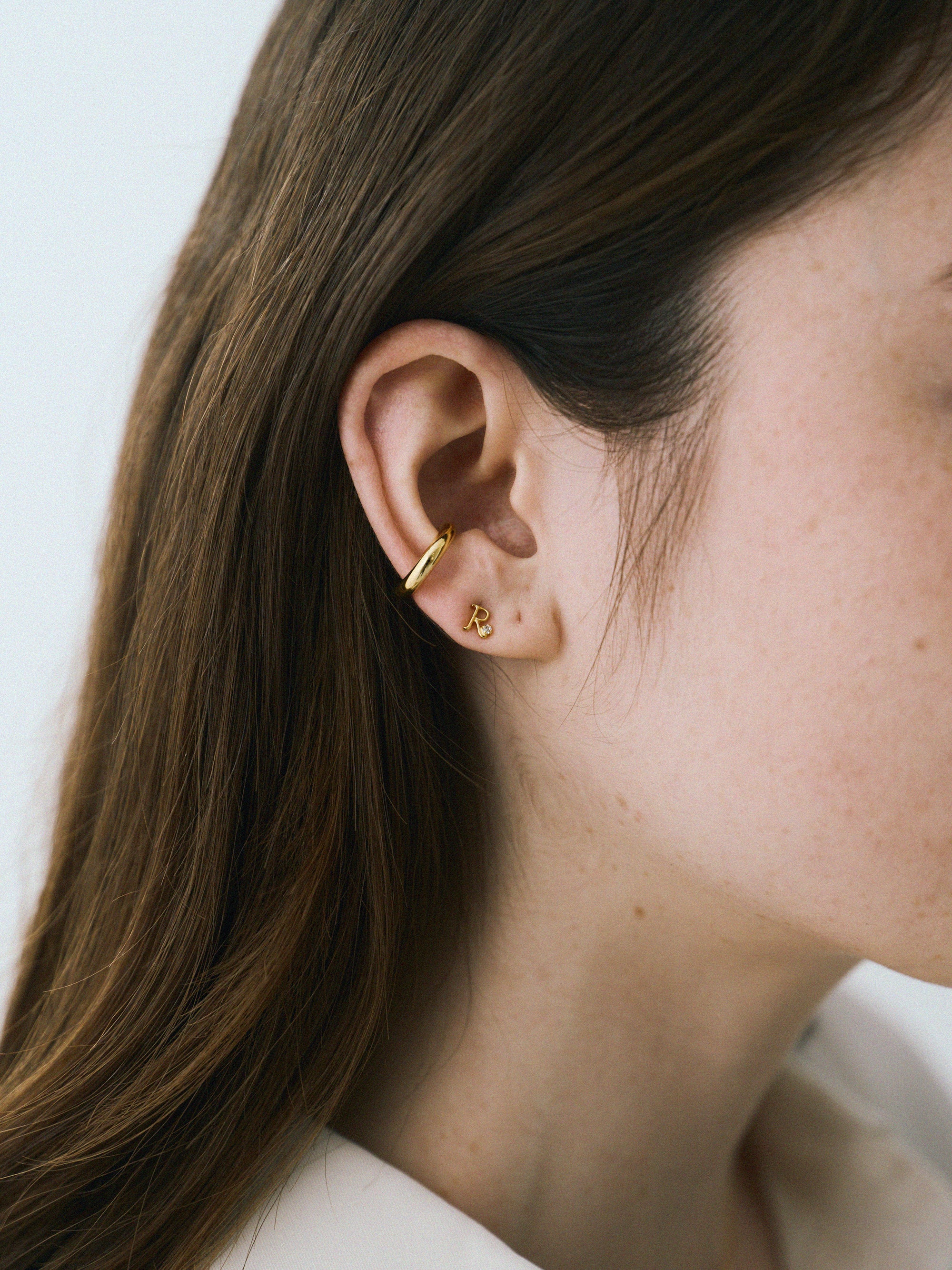 K18post イニシャルピアス