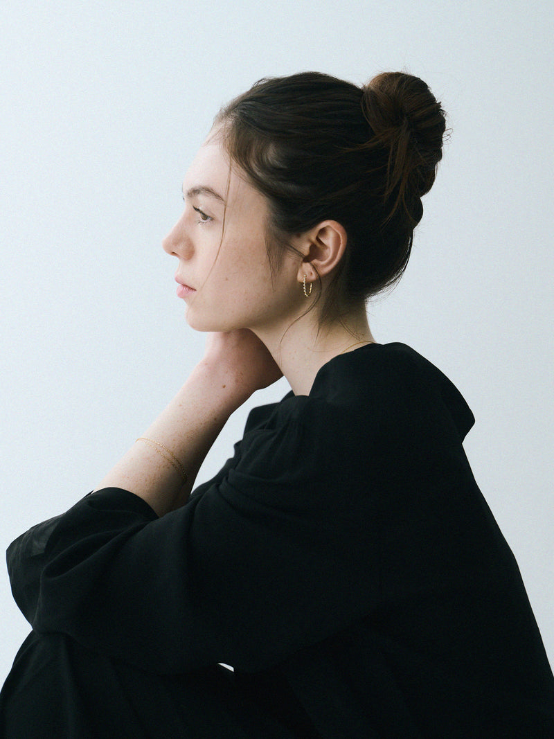 K18post ラインストーンフープピアス