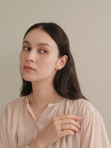 K18post スクエアフレームピアス